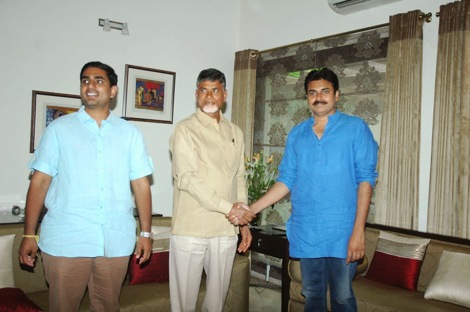 123Andhrawalazone: Pawan Kalyan At CBN House - Photos