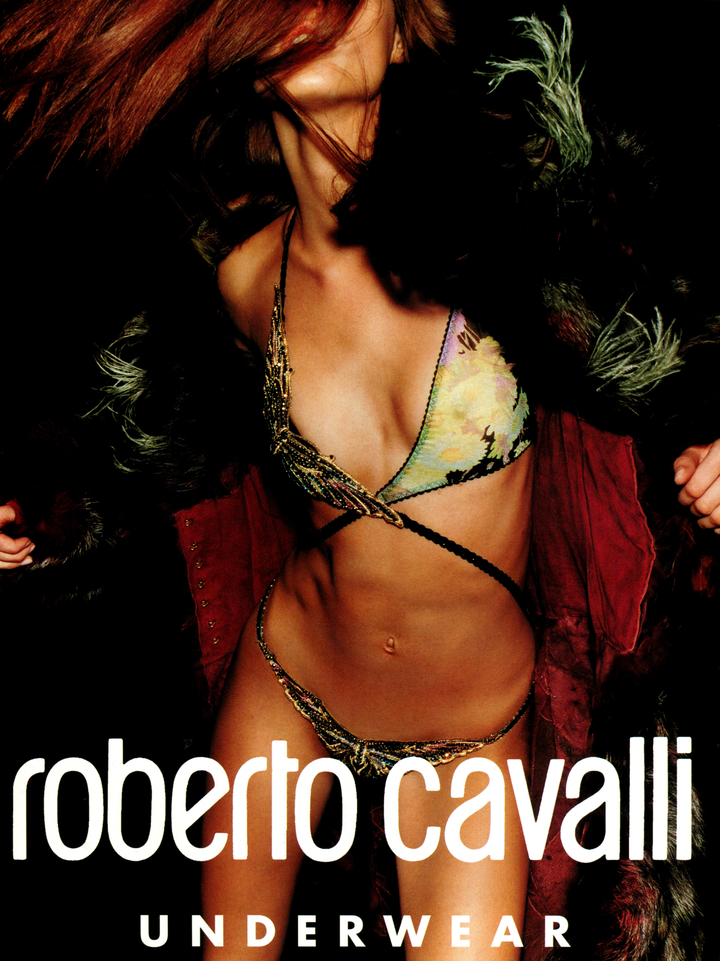 Roberto Cavalli on X: #CavalliArchive - Top model Carmen Kass was a vision  in a white sparkling look for the #RobertoCavalli FW 02-03 show!   / X