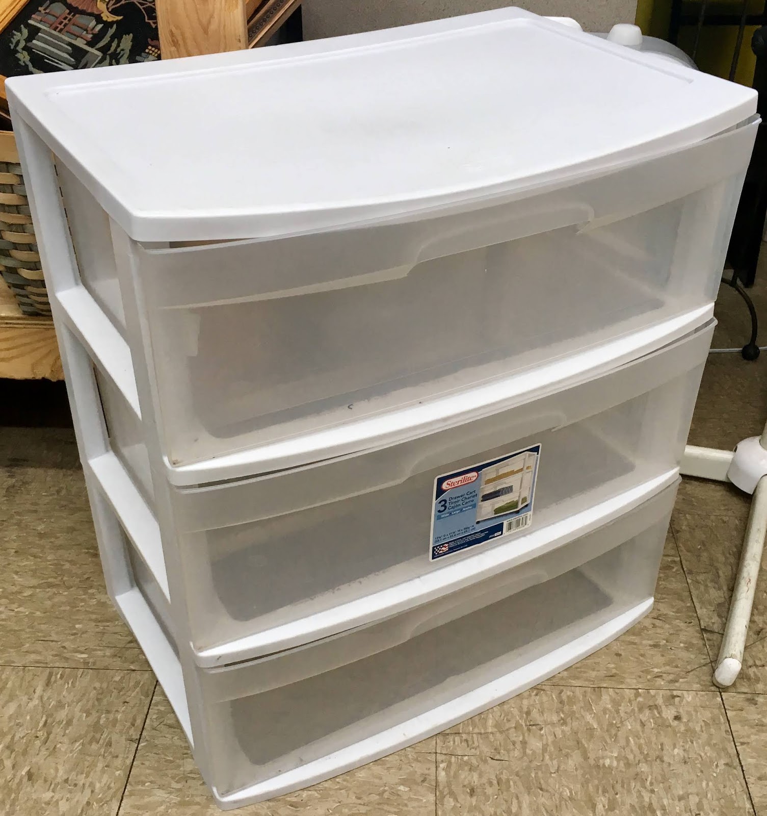 Uhuru Furniture & Collectibles 3 Drawer Plastic Chest 8 SOLD