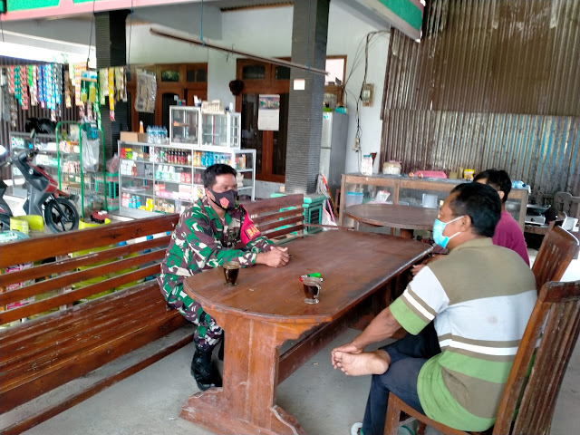 Babinsa Jambangan Sosialisasikan PPKM Darurat