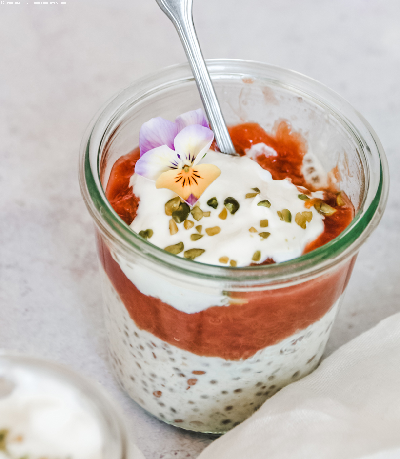 Overnight Oats mit Rhabarber