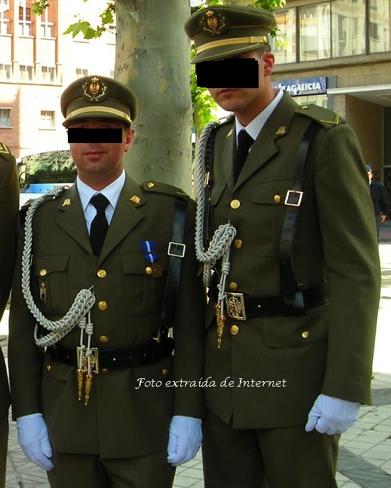 Uniformes españoles contemporáneos del ejército español CABALLERO