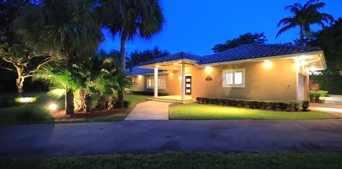 36 Interior Design Photos vs. 6390 SW 112th St, Pinecrest, FL