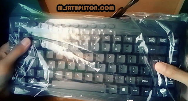 Ketika pertama kali menggunakan, feel-nya cukup baik. Keyboard yang satu ini cukup senyap dan terlihat tidak murahan.