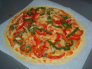 Elaboración de una pizza casera