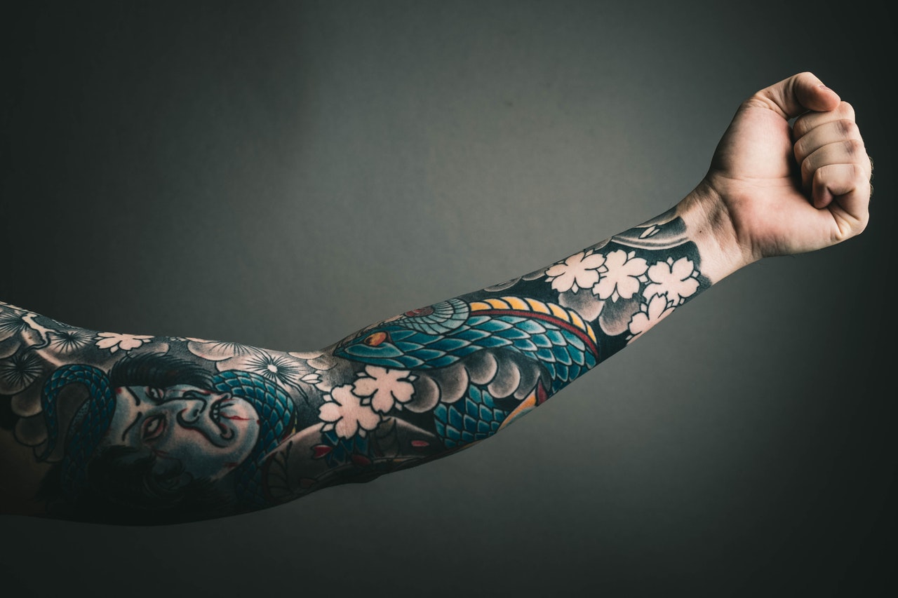 4 THINGS TO THINK ABOUT BEFORE GETTING A TATTOO