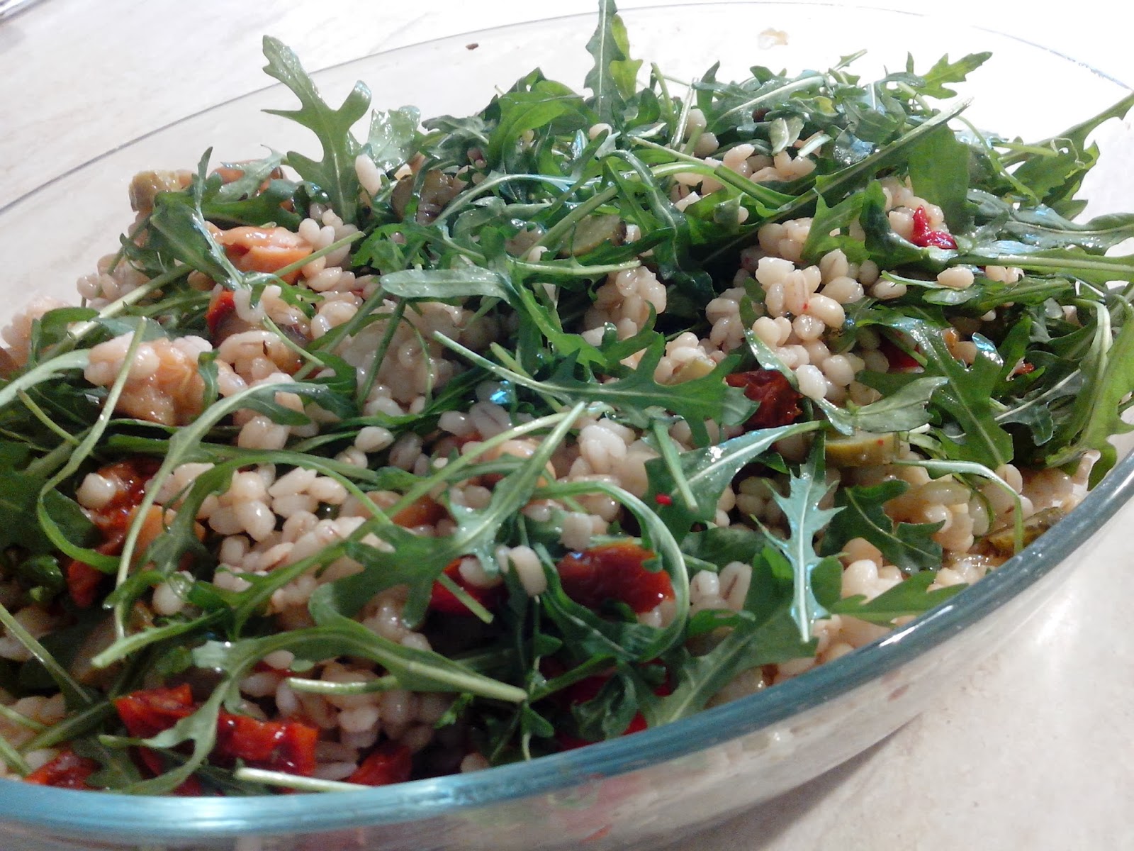 insalata fresca con orzo e rucola