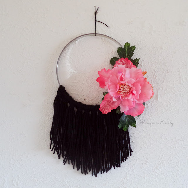 DIY Yarn Wall Hanging