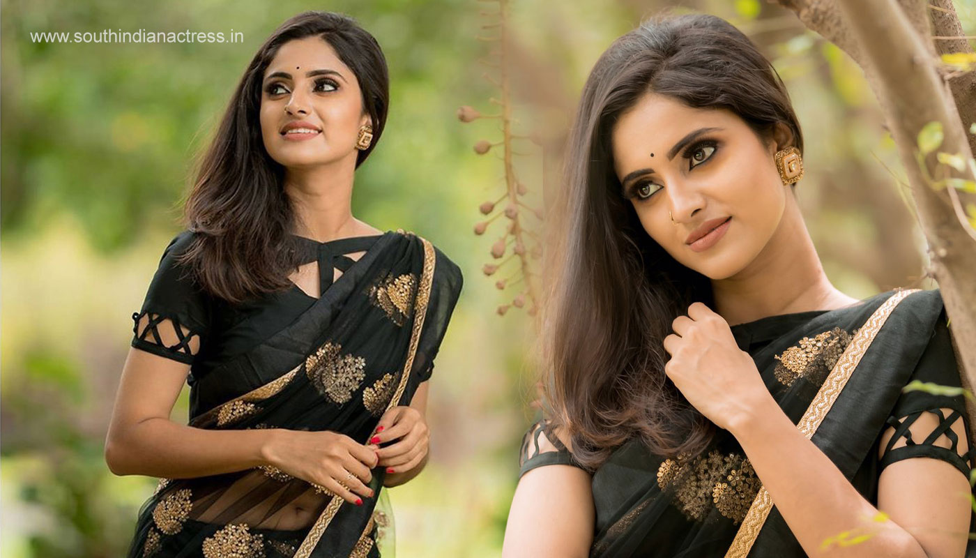 Actress Ayesha beautiful stills in black saree Actress-ayesha-15