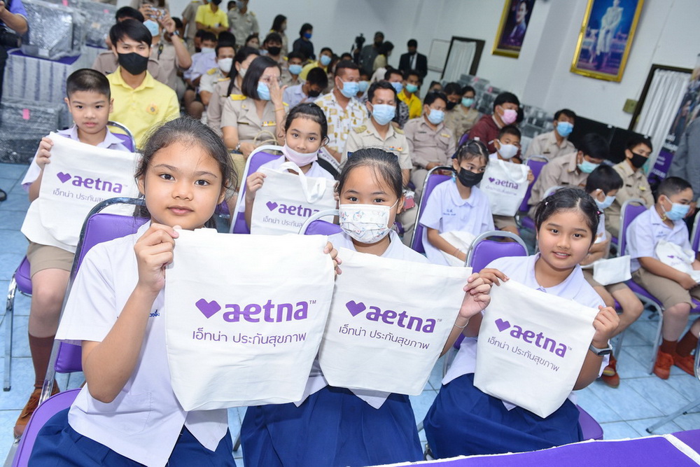 Aetna Health Insurance donates more than 100 refurbished computers to