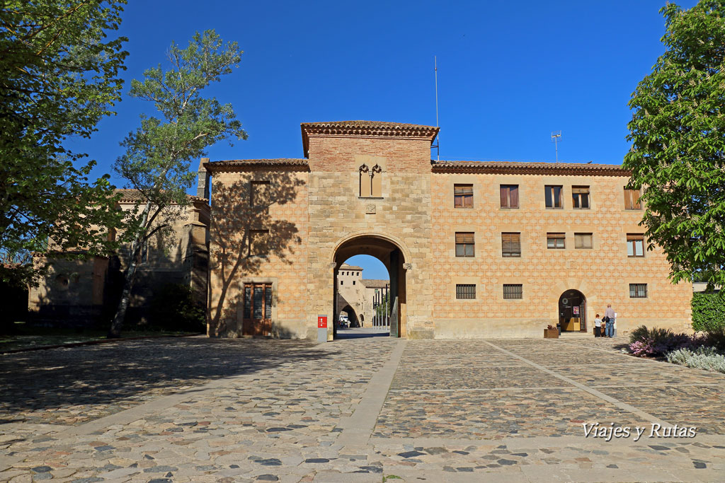 Puerta Dorada del Monasterio de Poblet, Tarragona