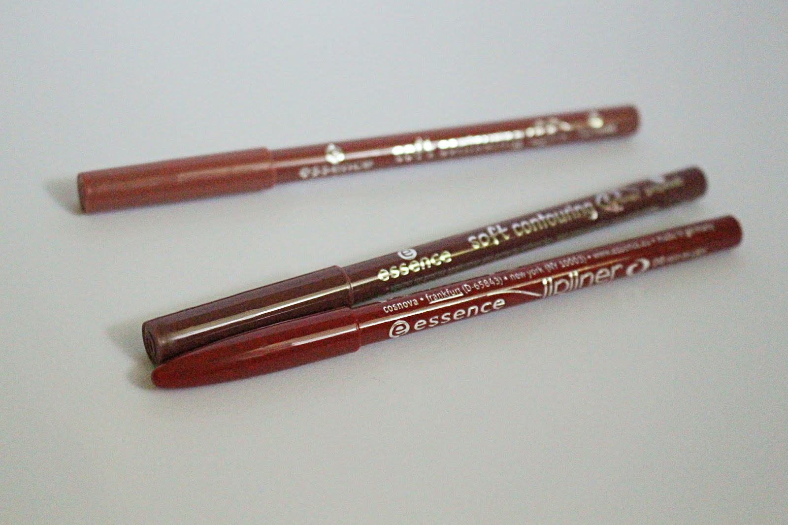 Essence Soft Contouring Lipliner Review