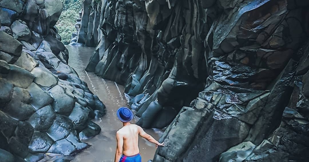 Lokasi dan Harga Tiket Masuk Curug Cikuluwung Bogor 2020 ...