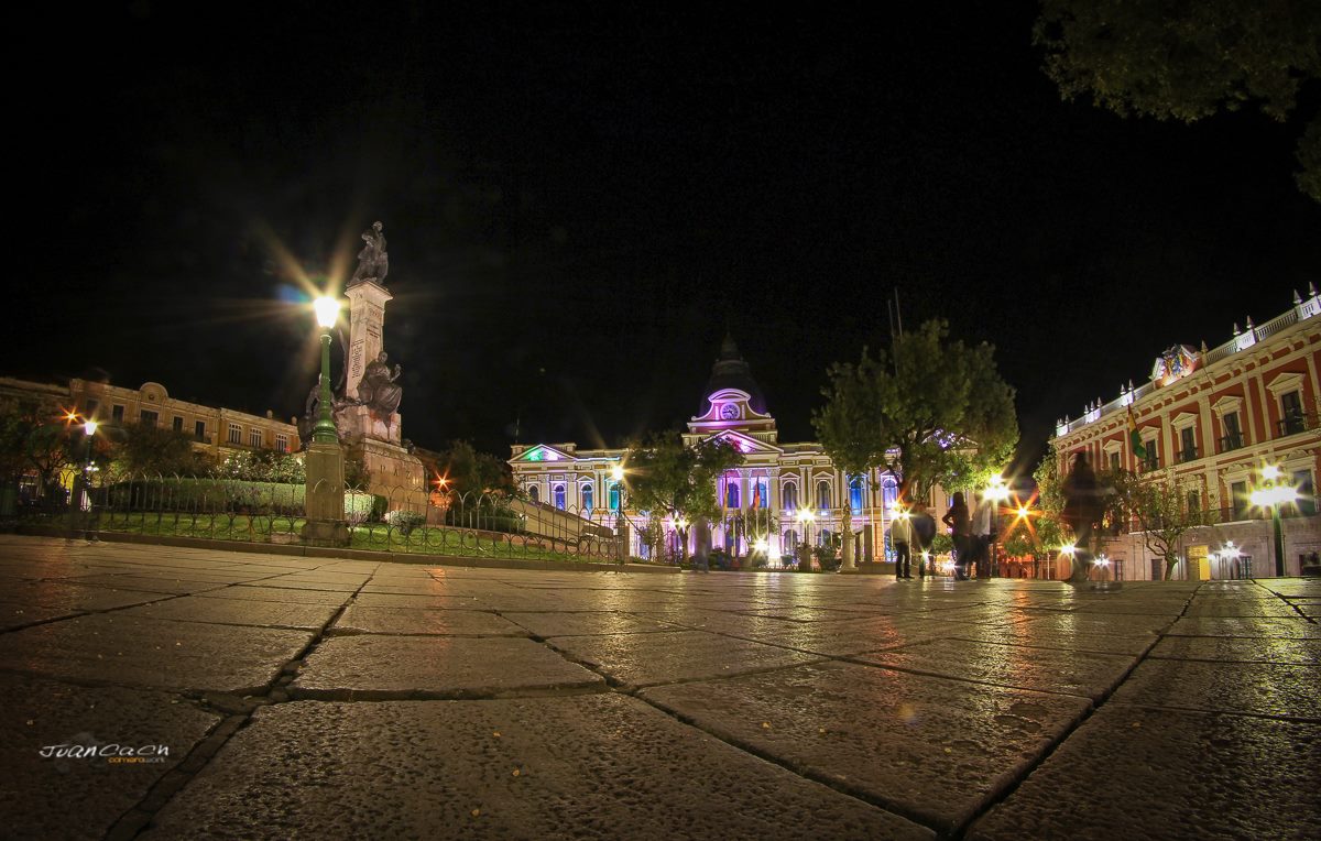 HISTORIAS CHUKUTAS 10 fotografías de la ciudad de La Paz de noche, que se la muestra en su HISTORIAS CHUKUTAS 10 fotografías de la ciudad de La Paz de noche, que se la muestra en su