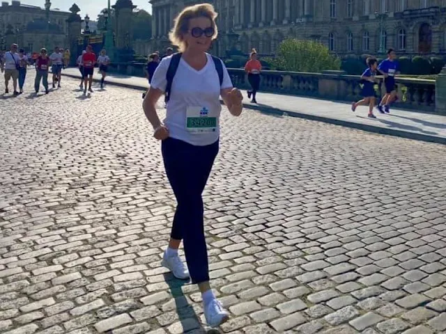 Queen Mathilde attended the 41st edition of the Brussels 20km Run at Cinquantenaire Park. Crown Princess Elisabeth