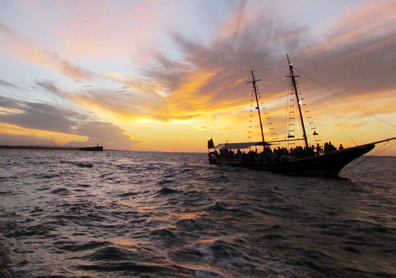 Passeio de Veleiro em Fortaleza Passeio de Barco em Fortaleza