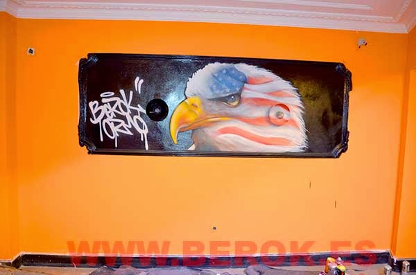Graffiti águila americana