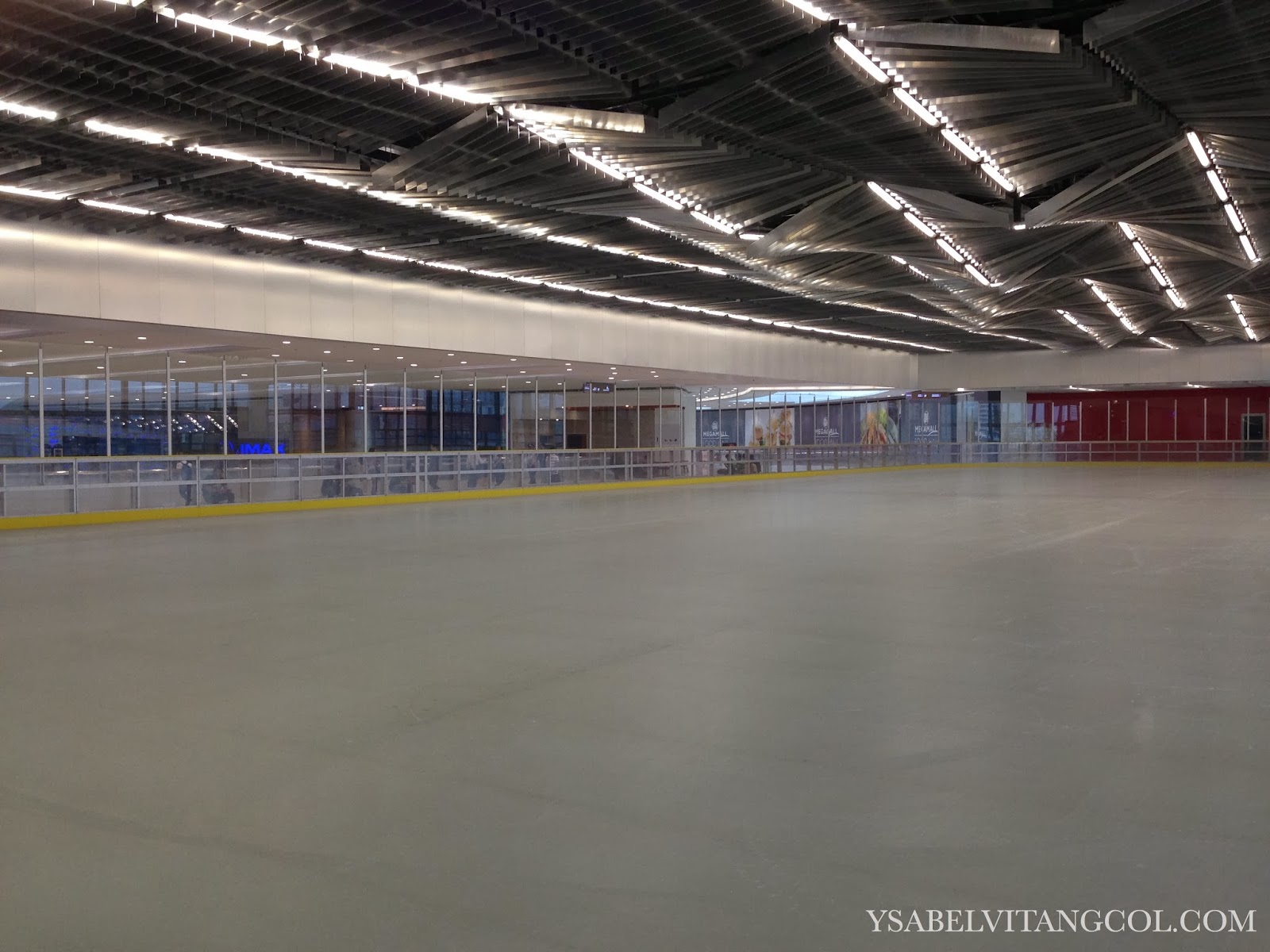 Pleasantly Chic has moved! The MEGA Comeback SM Megamall Ice Skating Rink