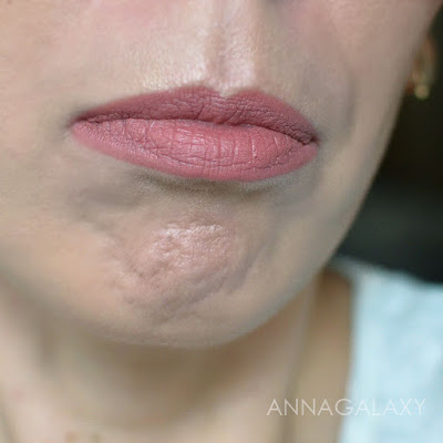 Стойкая матовая карандаш-помада для губ BEAUTY BOMB Sexy lips 02 в макияже