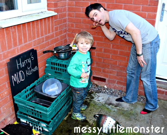 How to make a simple DIY outdoor mud kitchen for kids. Fun outdoor sensory activities for toddlers and preschoolers.