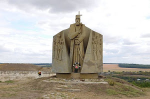 Pomnik hetmana Piotra Sahajdacznego w Chocimiu.
