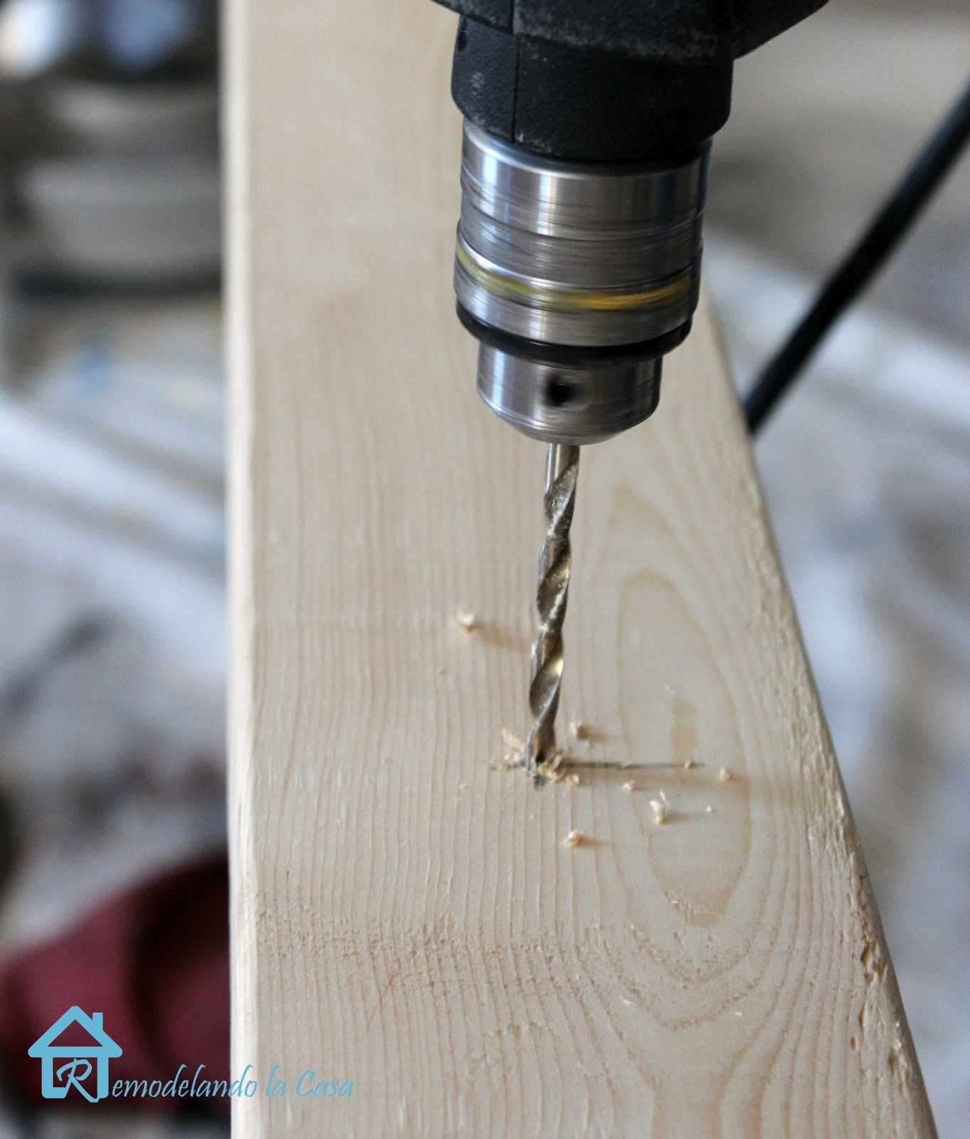 Driving Screws Into Tough Wood Remodelando la Casa