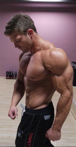 sexy-beefy-dilf-muscle-shirtless-man-big-bangable-bodybuilder-gym-daddy