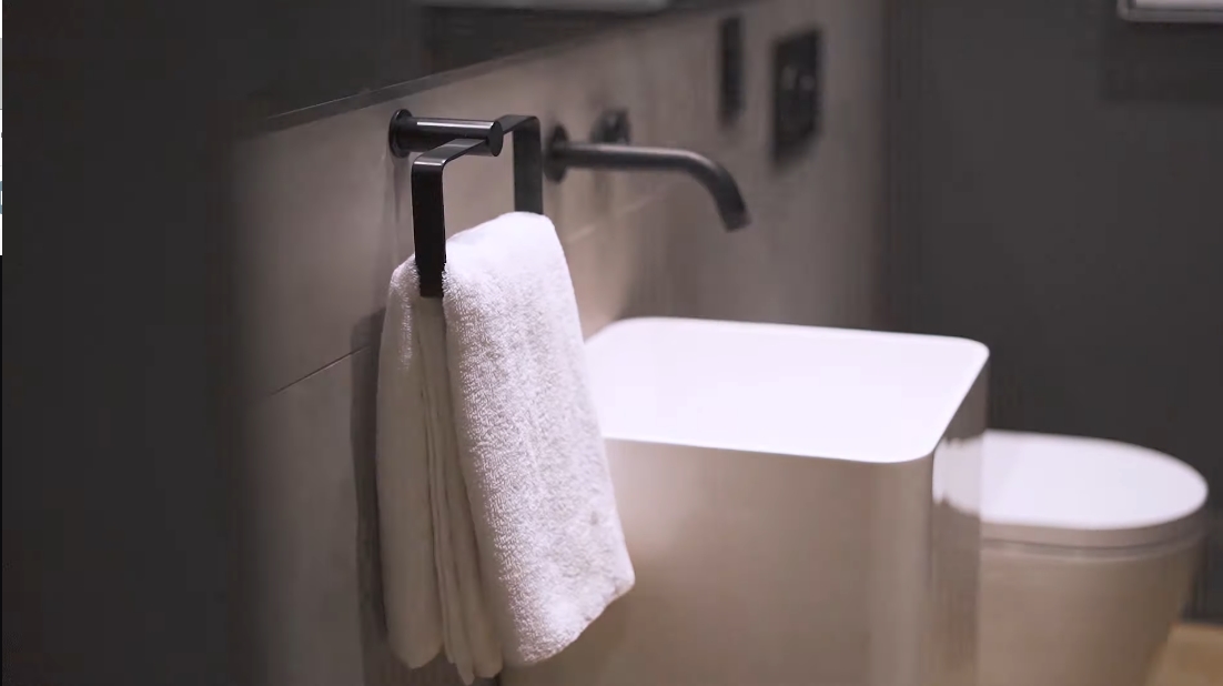 40 Interior Design Photos vs. 10 Second St, Toronto Luxury Home Tour