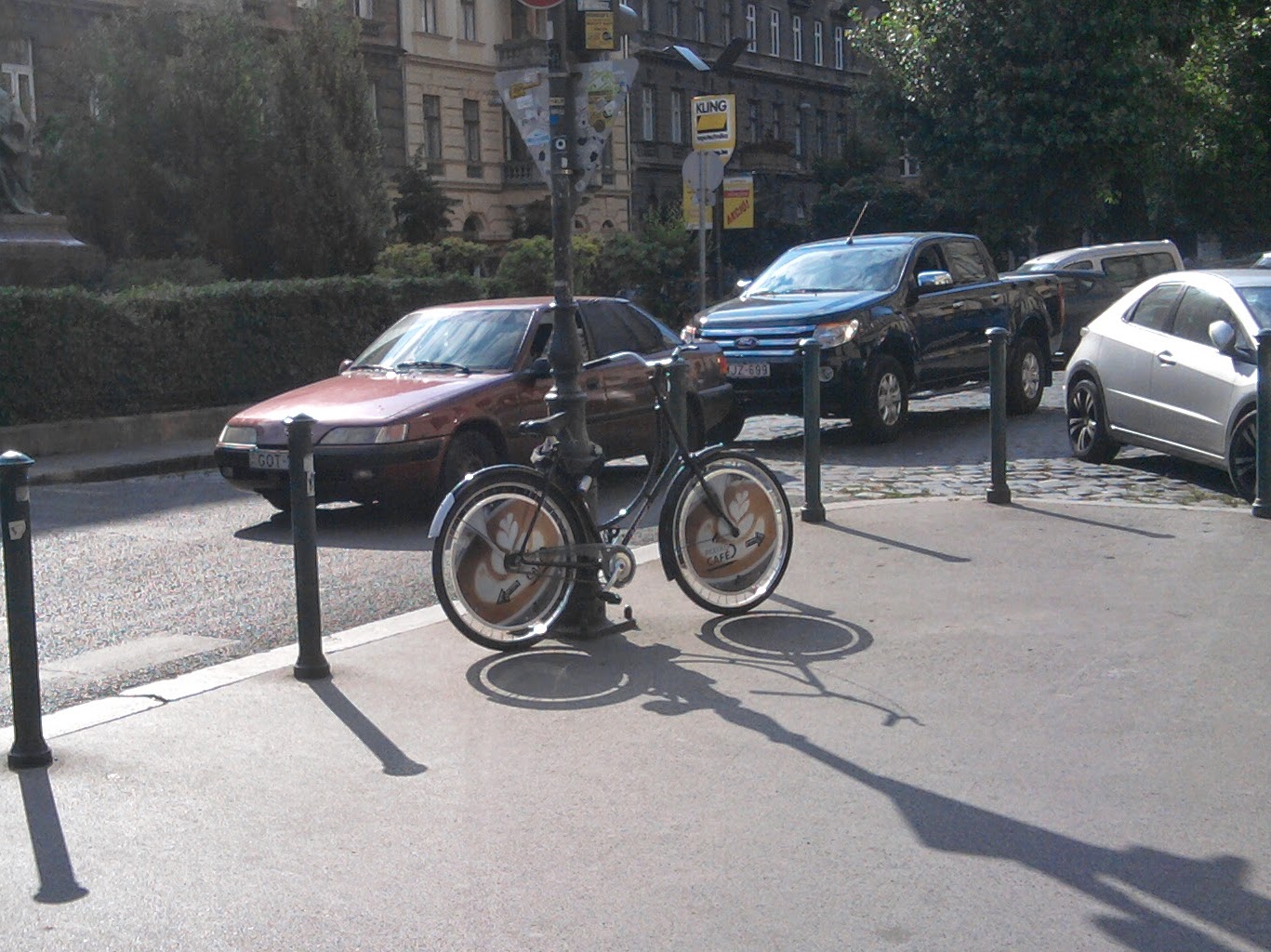 Belváros, Budapest bringareklám Piccolo Cafe (Andrássy)