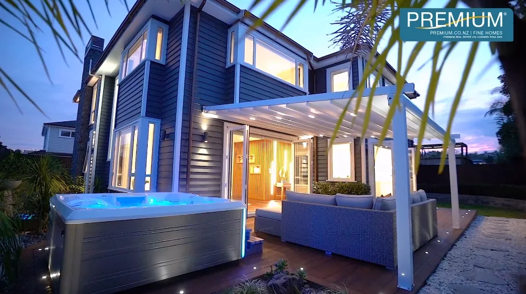 27 Photos vs. Tour 25A Bevyn St, Castor Bay, Auckland Luxury Home Interior Design