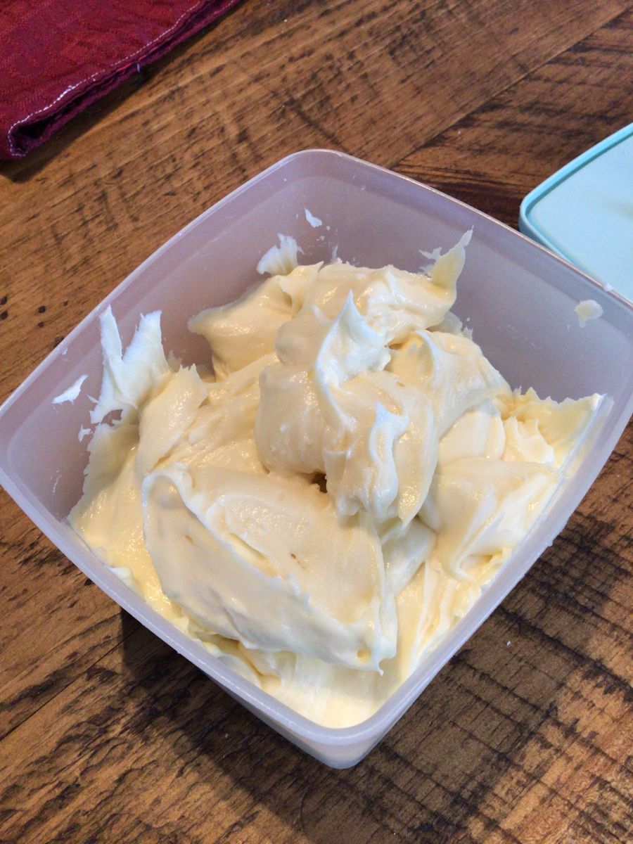 Maman Mélanie cuisine: Crème au beurre au chocolat blanc