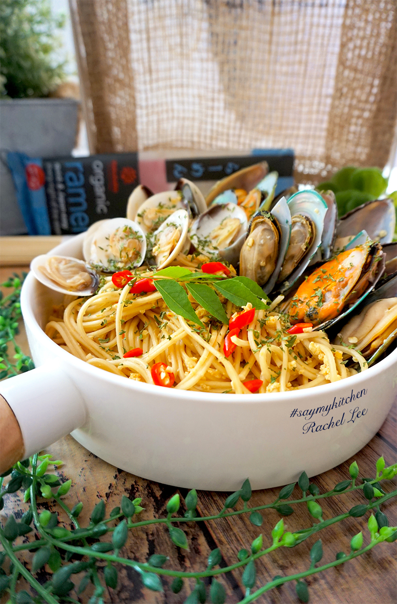 Say My Kitchen Clams & Mussels Ramen in Salted Egg Sauce
