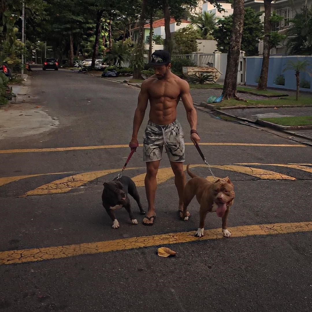 fit-sexy-shirtless-street-dogs-walker-hunk