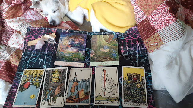 April Monthly Tarot Reading