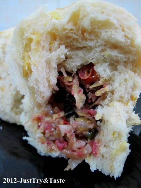 Obsesi Roti 16: Roti Kukus Ubi Jalar  Isi Corned Beef