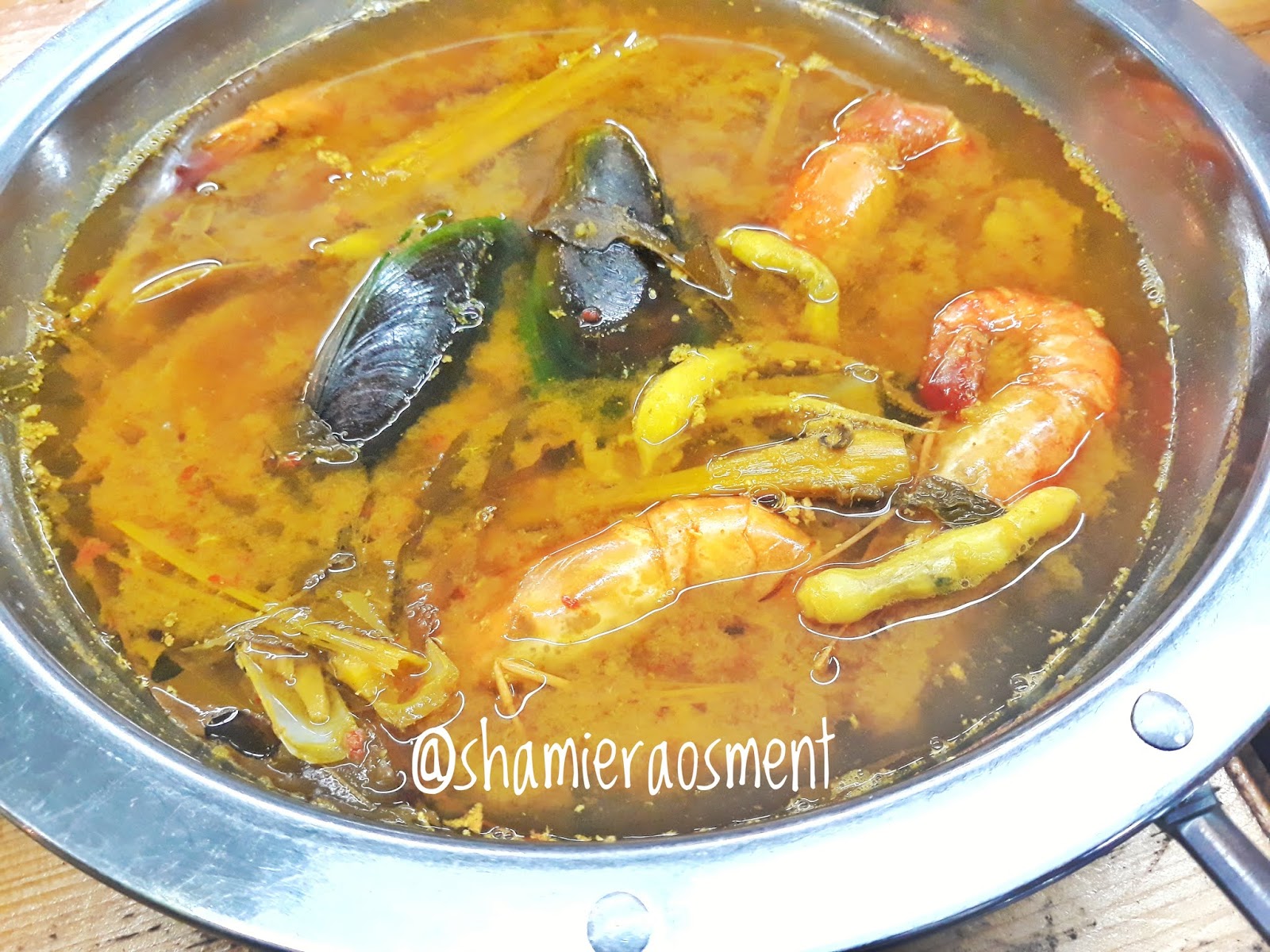 Restaurant Sisik Ikan Bakar Shamiera Osment