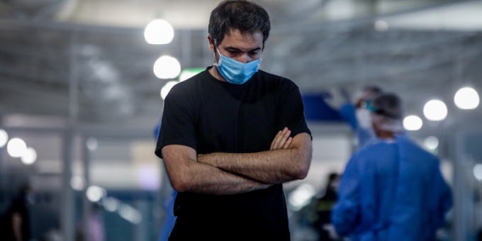  Ολο και πιο νέους προσβάλλει ο κορωνοϊός στην Ελλάδα -Κατά 2 χρόνια μειώθηκε η μέση ηλικία των κρουσμάτων  