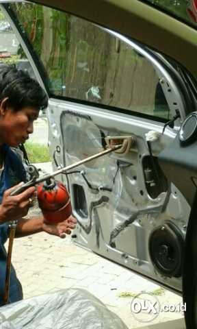 SALON MOBIL SURABAYA "BEST ONE" BIKIN KINCLONG : Anti Karat Mobil "BEST