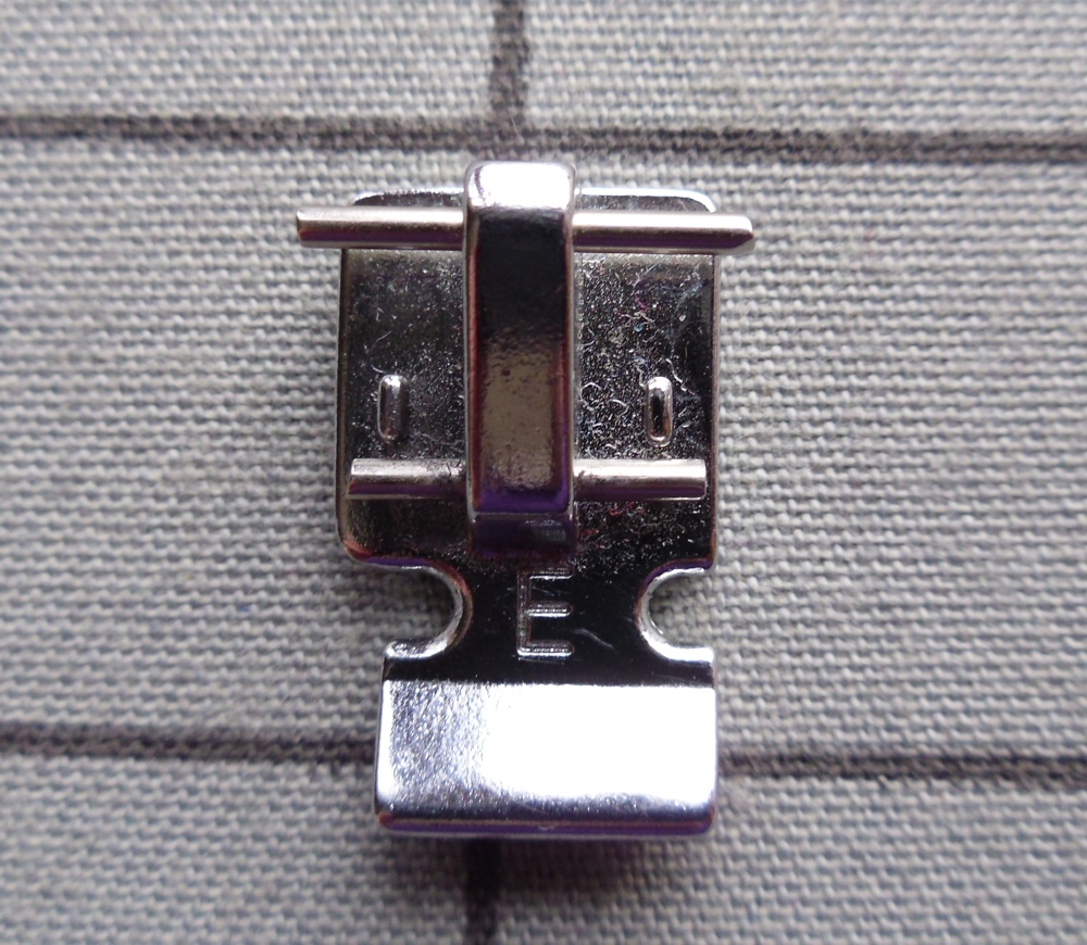 Art and Needlework by Rebekah 1/20/12 Tutorial How to Insert an