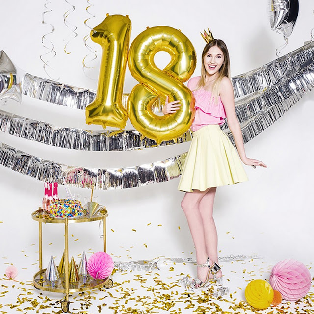Balony foliowe na 18 urodziny w złotym kolorze