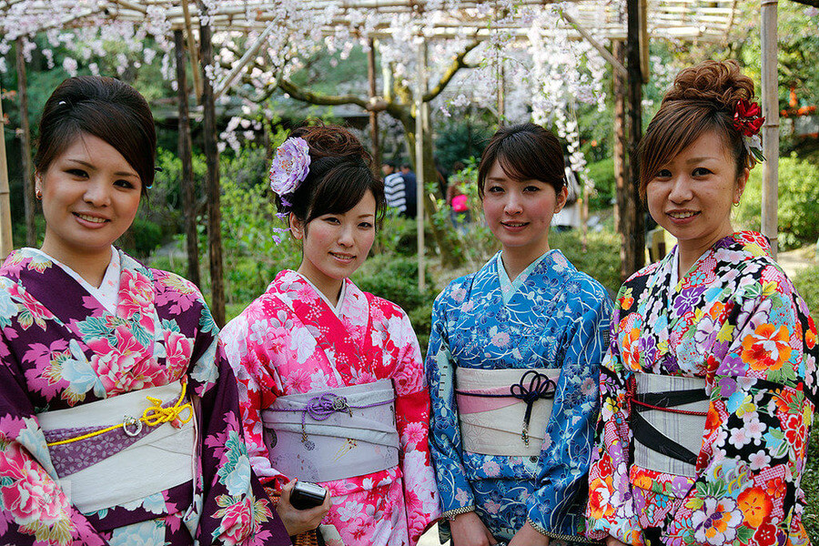 kak-nachat-blog-o-mode-yaponskie-devushki-v-kimono kak-nachat-blog-o-mode-yaponskie-devushki-v-kimono