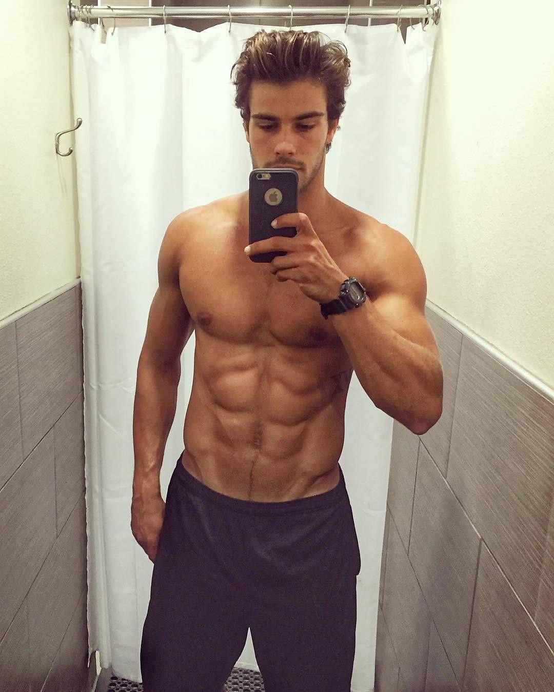 sexy-brunette-hunk-selfie-abs.