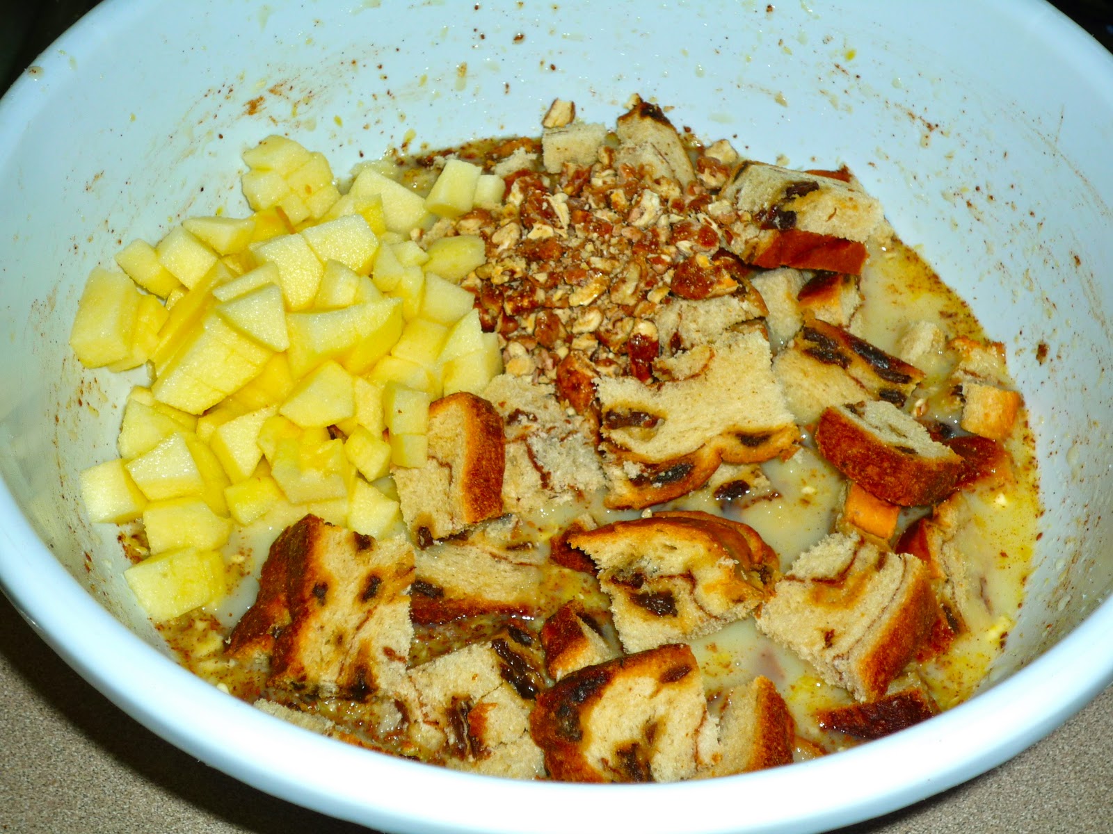 The Weekend Gourmet AppleRaisin Cinnamon Bread Pudding w/Creamy