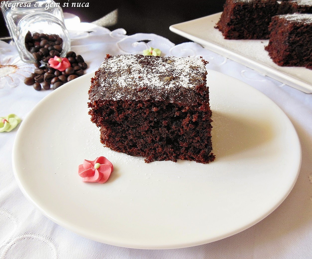 Negresa cu gem si nuca de post