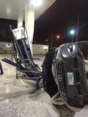 SUV crashes into Oando filling station in Ikoyi (see photos) 