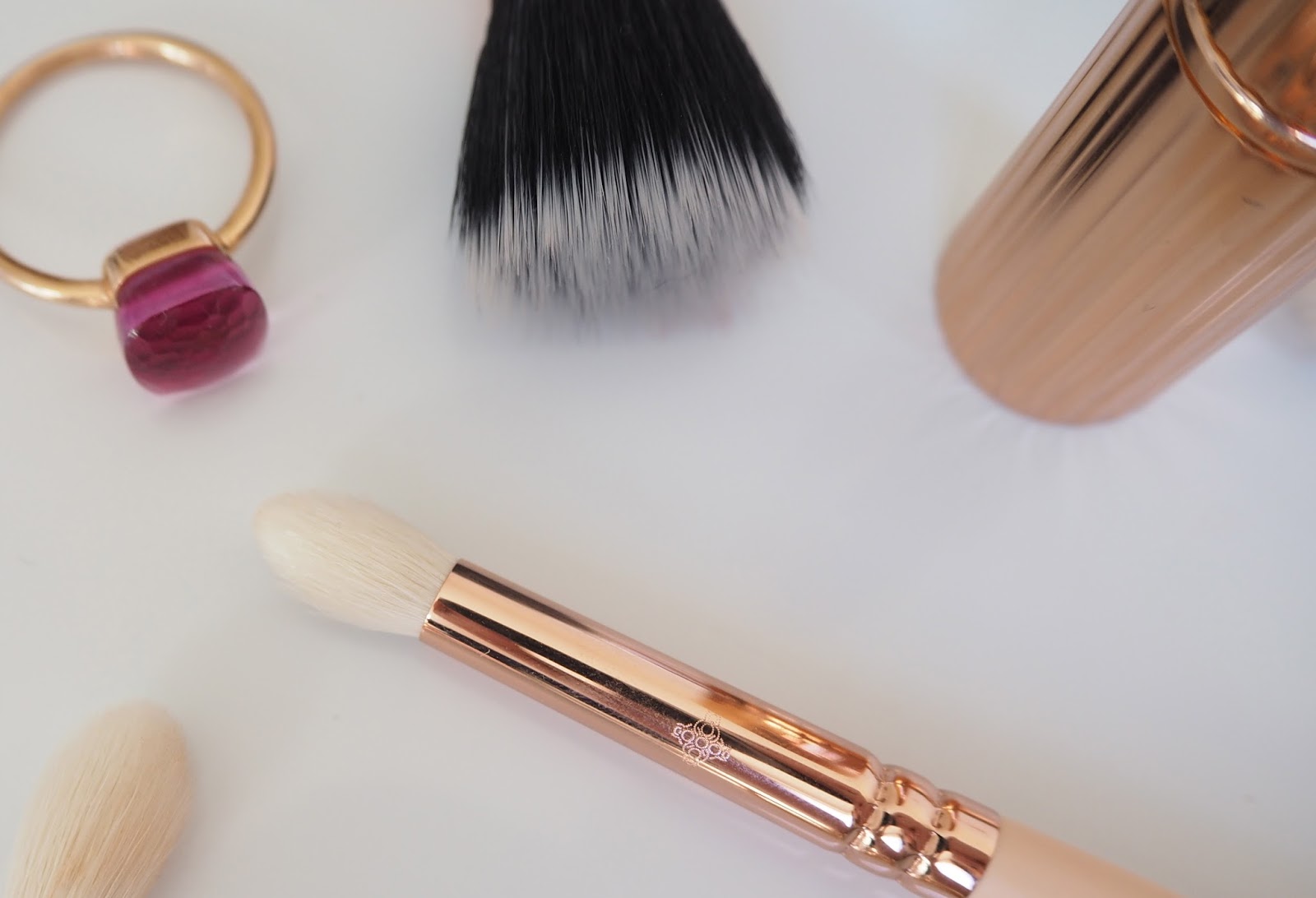 The review Zoeva brushes Expat Make Up Addict
