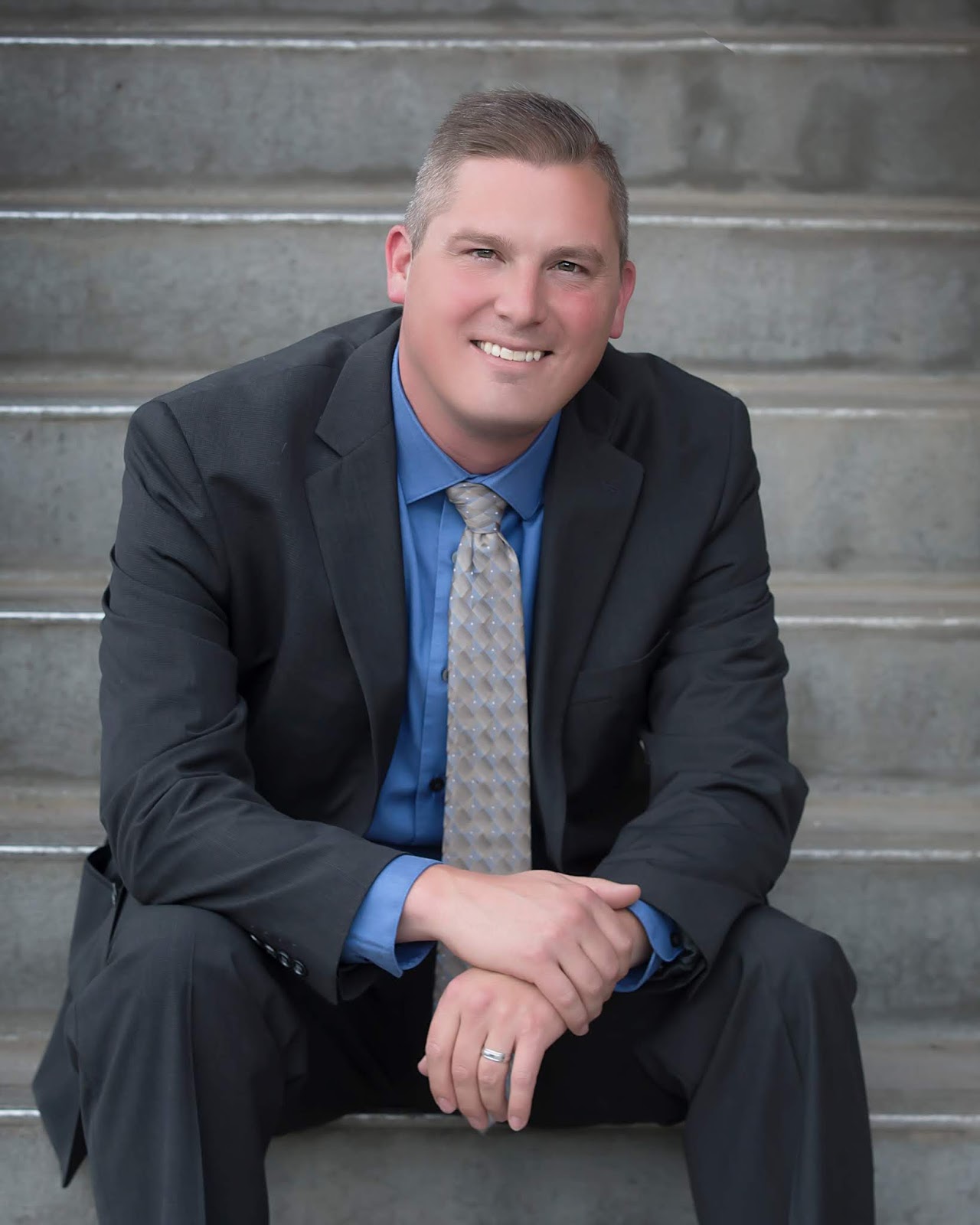 Photos by Allison Blog 2019 Seniors, Professional Bio Photos, Photos