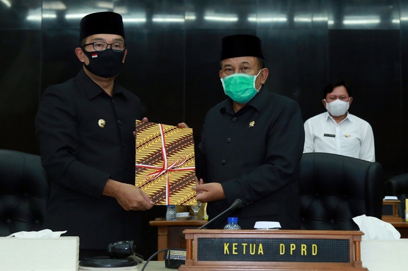 DPRD NILAI KINERJA GUBERNUR TAHUN 2019 TIDAK MEMUASKAN, & BERI 42 REKOMENDASI