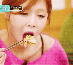 Hyuna+4minute+Eating+GIF+(6).gif