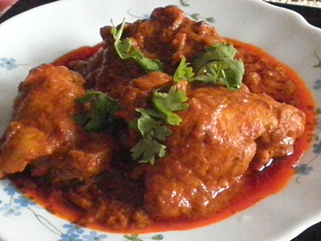 Hot & Spicy Chicken Masala Recipe @ treatntrick.blogspot.com